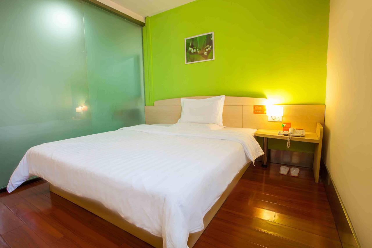 7Days Inn Wuhan Zhuankou Development Zone Jianghan University Стая снимка